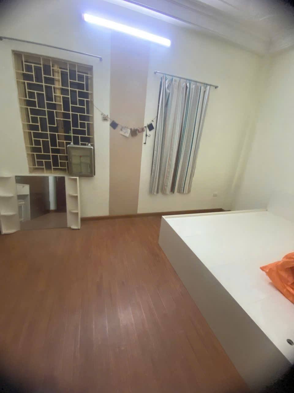 Cho thuê nhà Mặt Phố Hồng Hà làm KD, VP, Spa 5 tầng x 50m2, 6 ngủ, 3 vệ sinh, mặt tiền 5m - Ảnh chính
